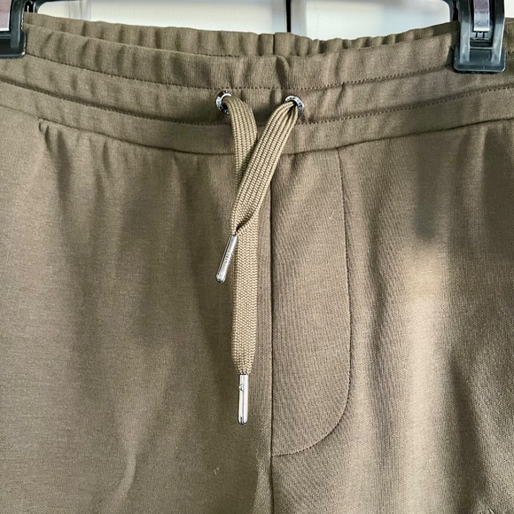 A|X Armani Exchange Men's Regular-Fit Eagle Logo Black Olive Joggers ~ Size M - Picture 9 of 11